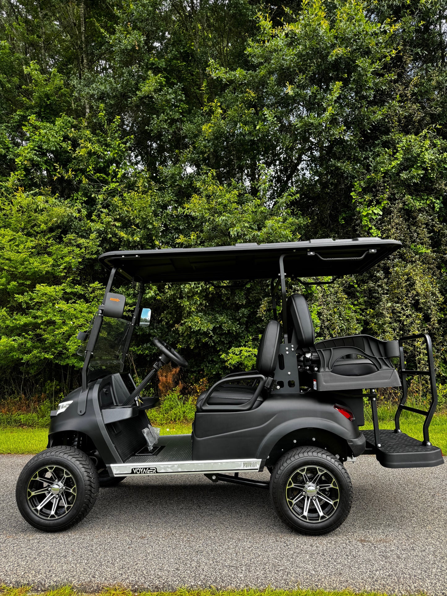*ON SALE!* Voyager Patriot 4-Passenger 2025 72V Lithium - Midnight Matte $12,495
