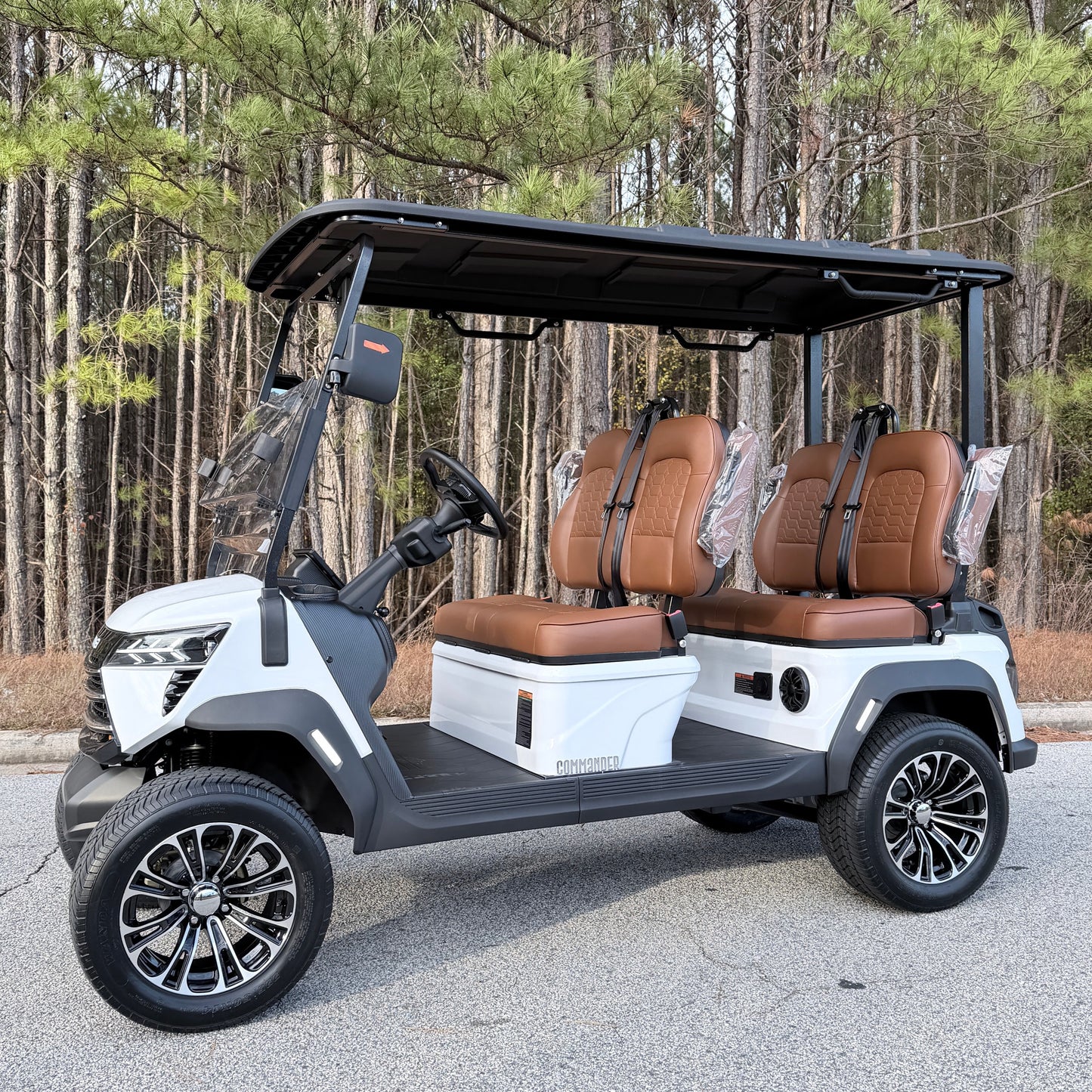 *Available for Pre-Order* Voyager Commander Forward-Facing 2026 72V Lithium - Fresh Powder $12,995